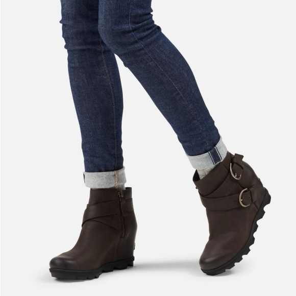 Sorel Joan Of Arctic Wedge II Leather Buckle Booties 6.5M Blackened Brown $235 - Picture 10 of 10